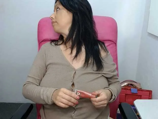 Live sex webcam photo for Mariahelena #272683075