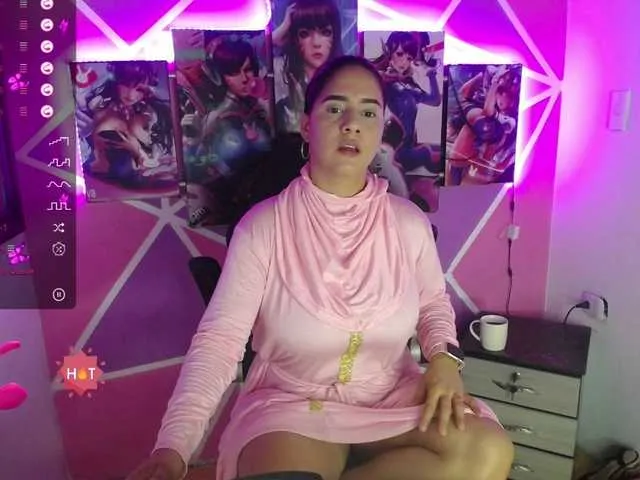 Live sex webcam photo for MariamAsad #275902109