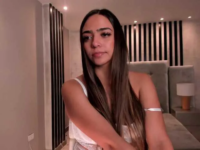 Live sex webcam photo for MariamRivera #272351377