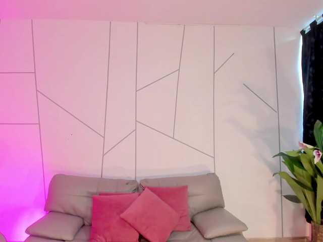 Live sex webcam photo for MariamRivera #274220932