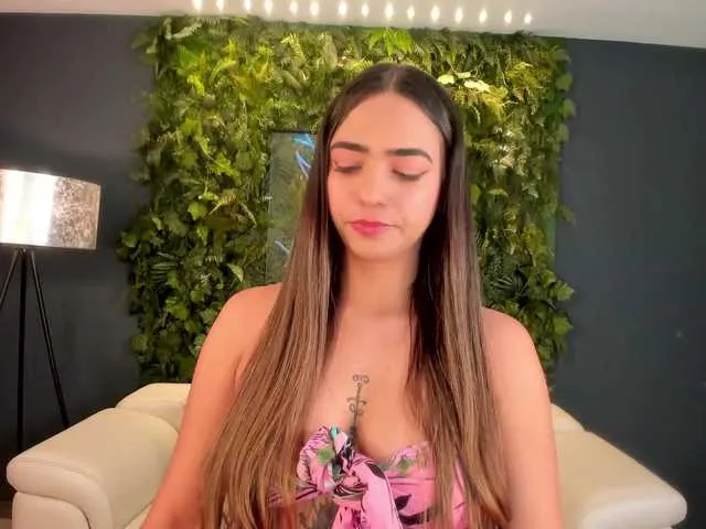 Live sex webcam photo for MariamRivera #274280911