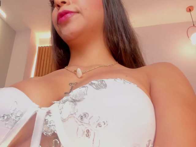 Live sex webcam photo for MariamRivera #274553835