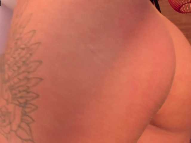 Live sex webcam photo for MariamRivera #275445860