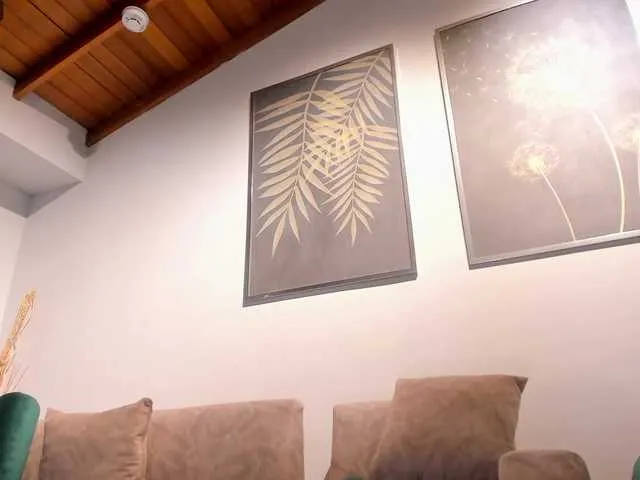 Live sex webcam photo for MariamRivera #275533476