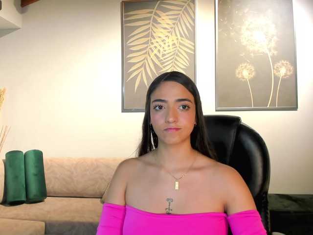 Live sex webcam photo for MariamRivera #275551449