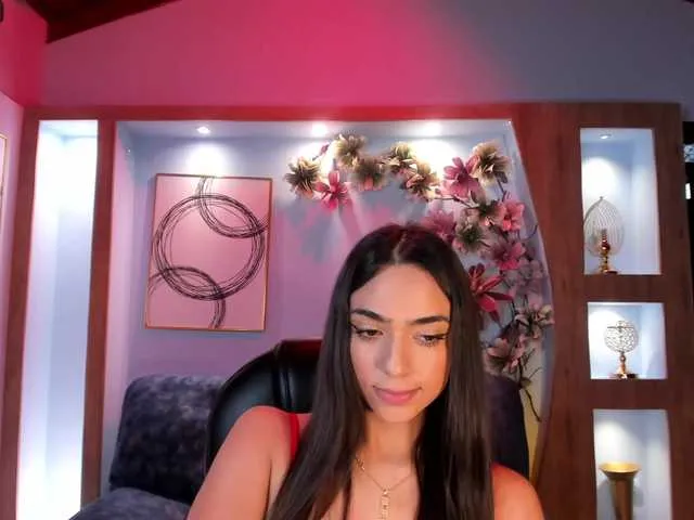 Live sex webcam photo for MariamRivera #275670734