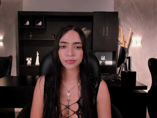 Live sex webcam photo for MariamRivera #275829366