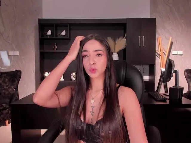 Live sex webcam photo for MariamRivera #275842910