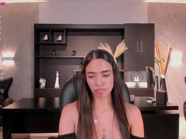 Live sex webcam photo for MariamRivera #275915473