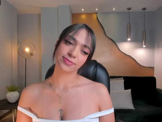 Live sex webcam photo for MariamRivera #276341552