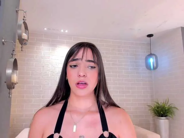 Live sex webcam photo for MariamRivera #276905127