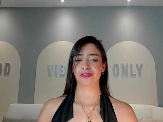 Live sex webcam photo for MariamRivera #277104026