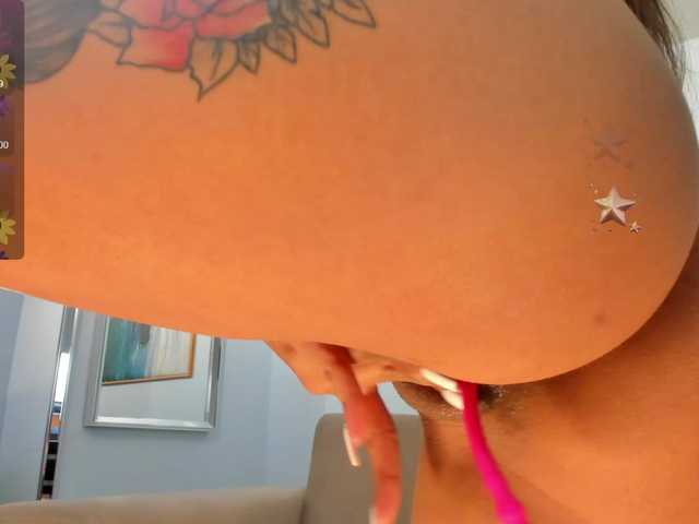 Live sex webcam photo for MariamRivera #278257451