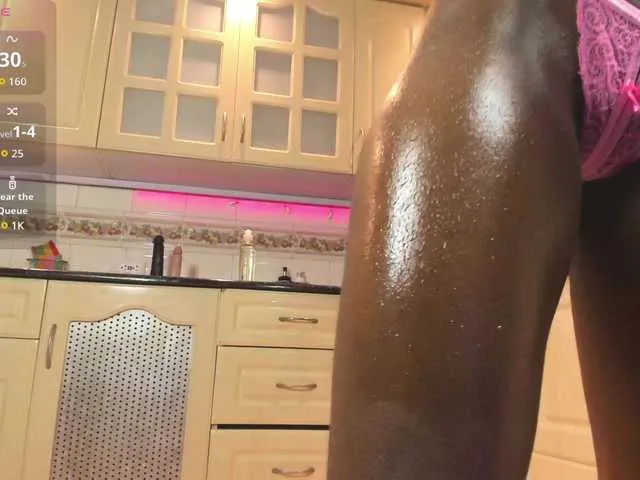 Live sex webcam photo for Marian-Reynolds #292169301