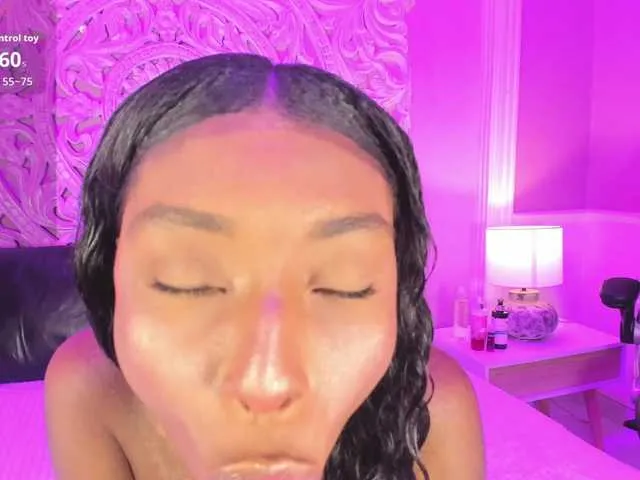 Live sex webcam photo for Marian-Reynolds #292295182