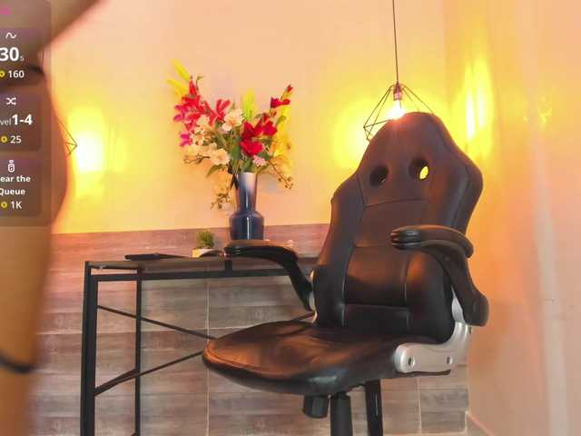 Live sex webcam photo for Marian-Reynolds #292323417