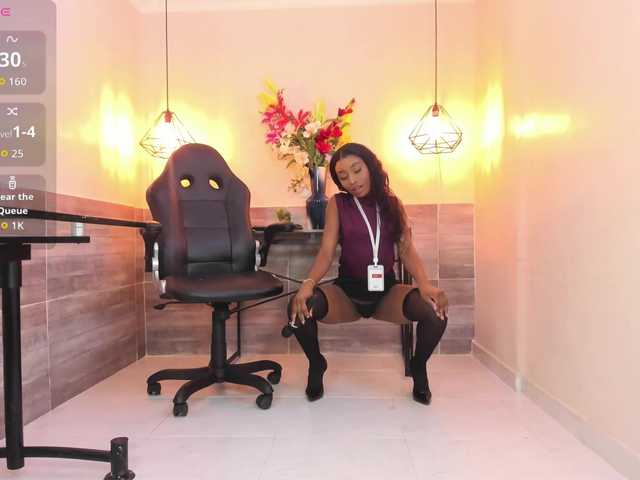 Live sex webcam photo for Marian-Reynolds #292369073