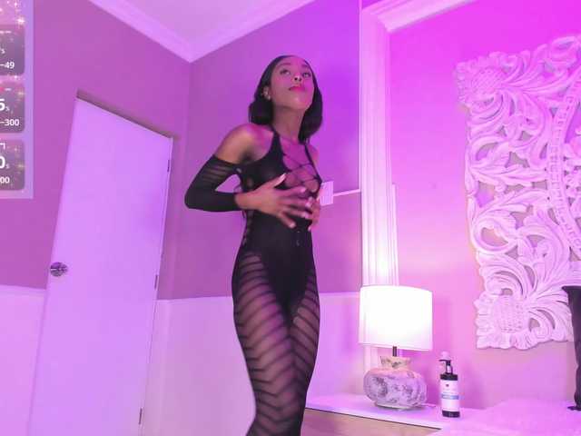 Live sex webcam photo for Marian-Reynolds #292422721