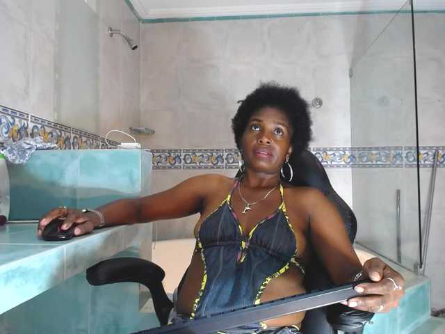 Live sex webcam photo for Marian-Salazar #276909976