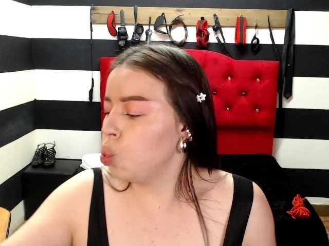Live sex webcam photo for MarianRan #290504763