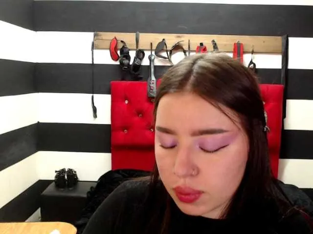 Live sex webcam photo for MarianRan #290552430