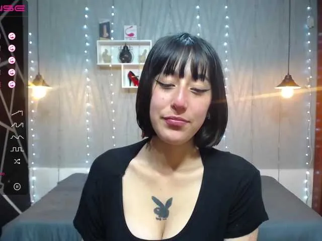 Live sex webcam photo for Mariana-Jones #274240668