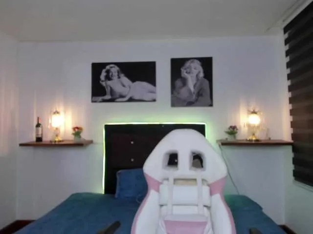 Live sex webcam photo for Mariana-Jones #276216970