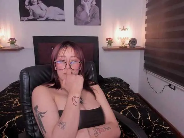 Live sex webcam photo for Mariana-Jones #291444579