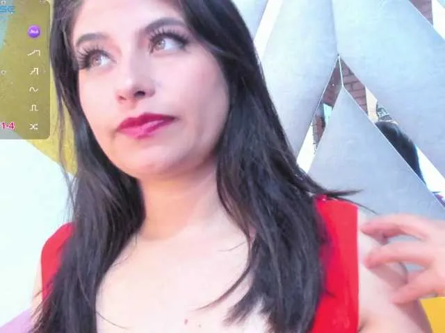 Live sex webcam photo for Mariana01 #291792041