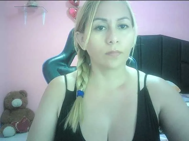 Live sex webcam photo for Mariana0x #292661658