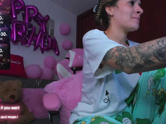 Live sex webcam photo for MarianaReyes #290779618