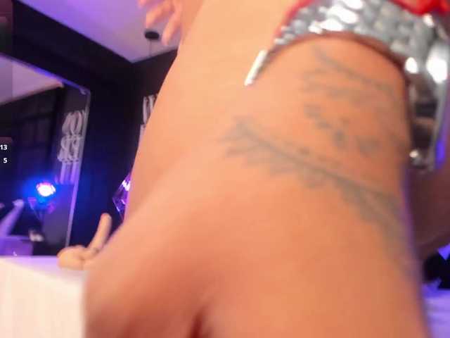 Live sex webcam photo for MarianaaSantos #292160685