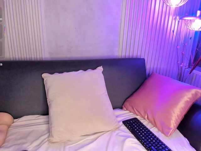 Live sex webcam photo for MarianaaSantos #292236492