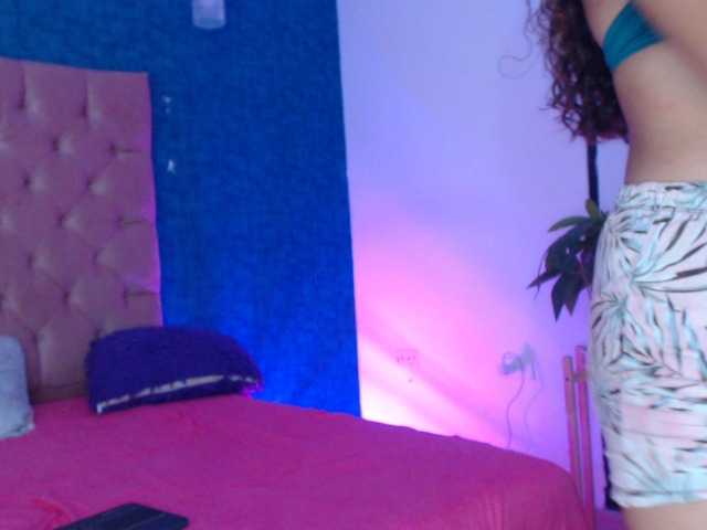 Live sex webcam photo for Marianela-18 #276287182