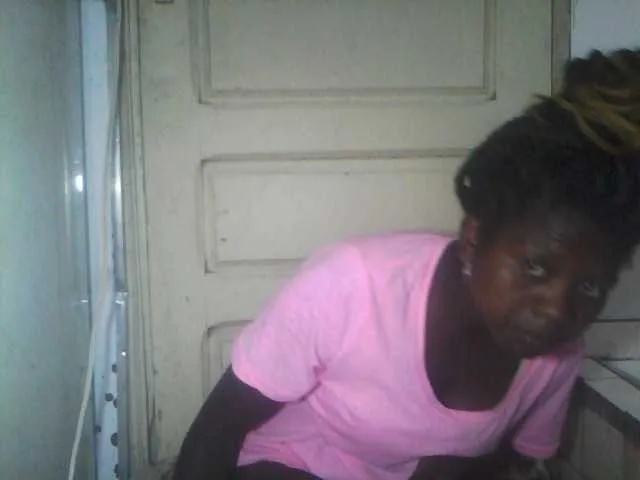 Live sex webcam photo for Mariangeh #276286192