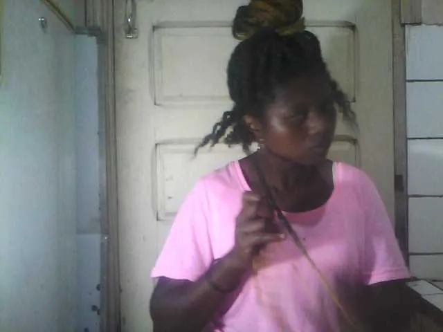 Live sex webcam photo for Mariangeh #276293853