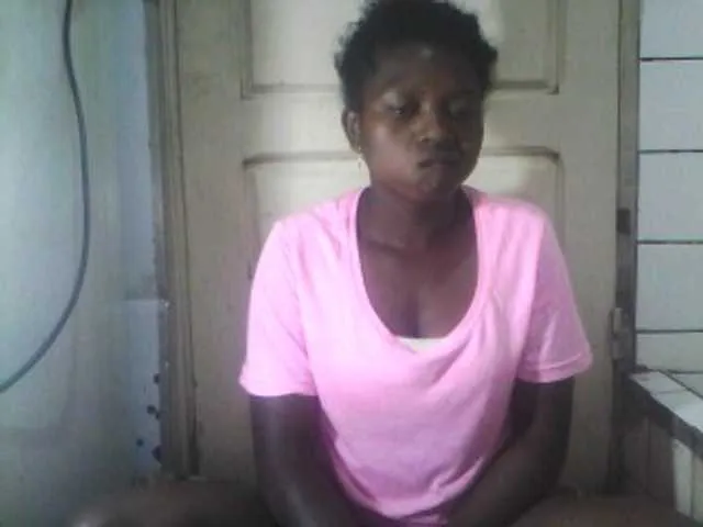 Live sex webcam photo for Mariangeh #276299886