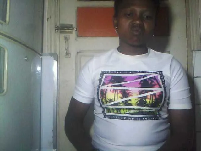 Live sex webcam photo for Mariangeh #276320455