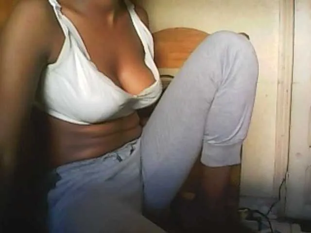 Live sex webcam photo for Mariangeh #276997090