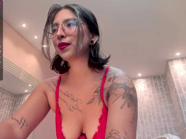 Live sex webcam photo for MarianneFox #271920235