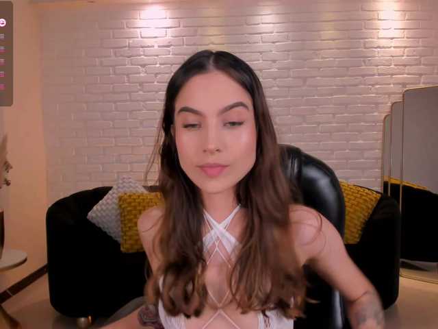 Live sex webcam photo for MarianneLane #290397486