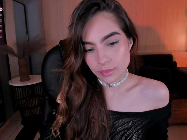 Live sex webcam photo for MarianneLane #290754472