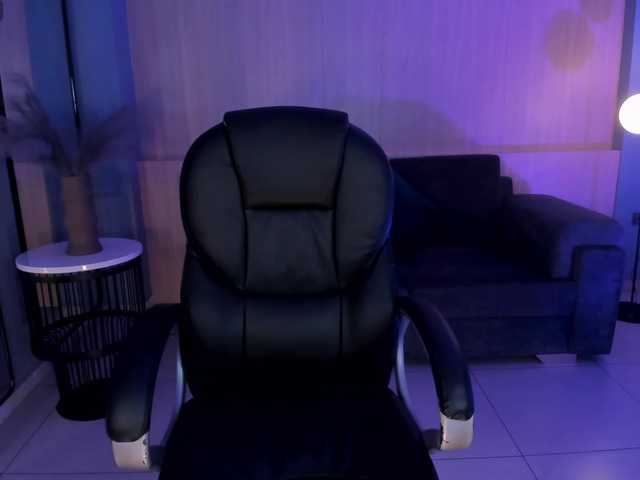 Live sex webcam photo for MarianneLane #290776612