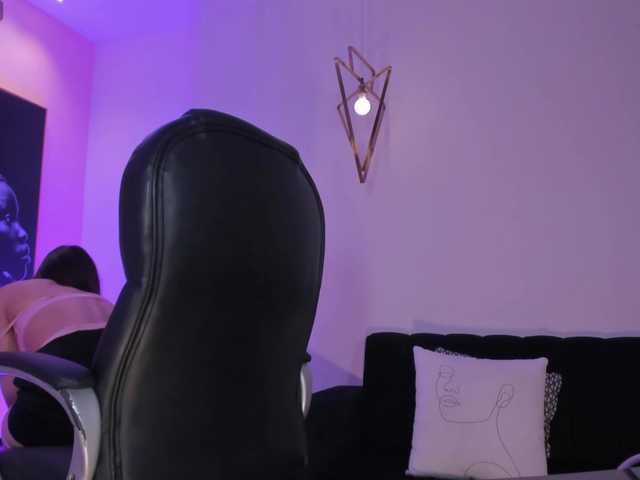 Live sex webcam photo for MarianneLane #290880256