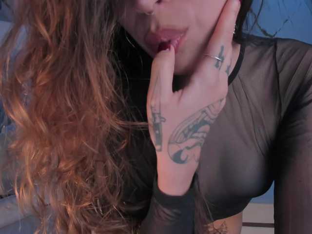 Live sex webcam photo for MarianneLane #292092701