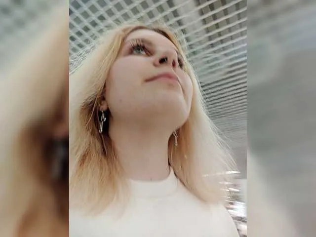 Live sex webcam photo for Marie-outdoor #277869967