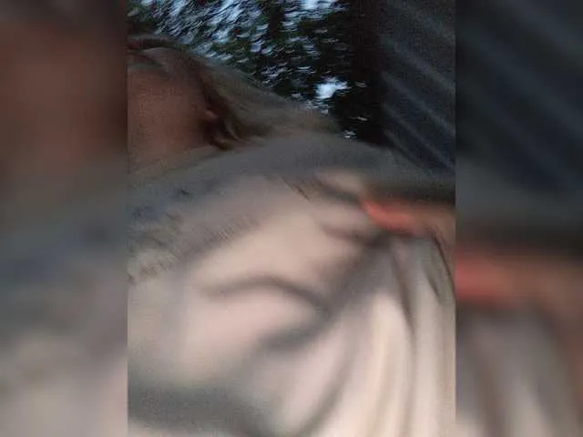 Live sex webcam photo for Marie-outdoor #278180469