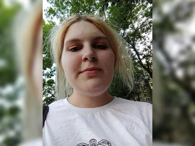 Live sex webcam photo for Marie-outdoor #278205042