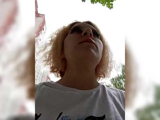 Live sex webcam photo for Marie-outdoor #284154290
