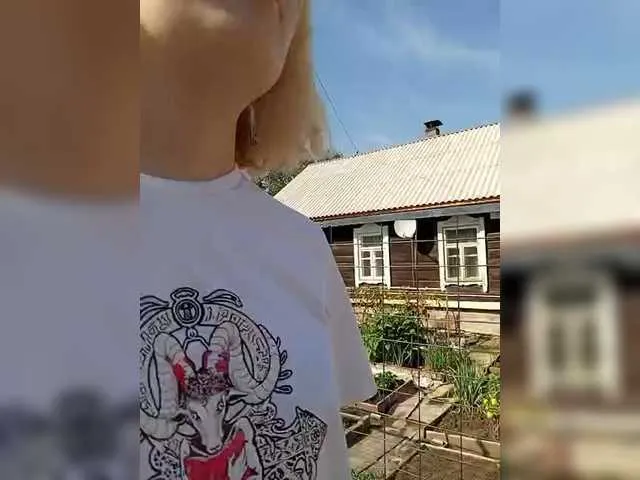 Live sex webcam photo for Marie-outdoor #289993889
